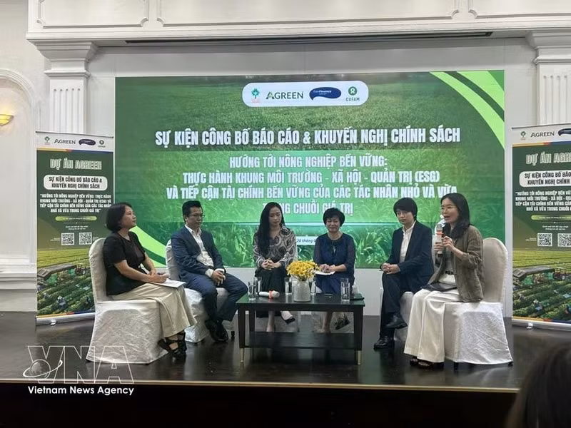 Participantes en el evento del 20 de marzo en el que se presentó un informe que insta a brindar un mayor apoyo político para fomentar la agricultura sostenible en Vietnam (Foto: VNA).