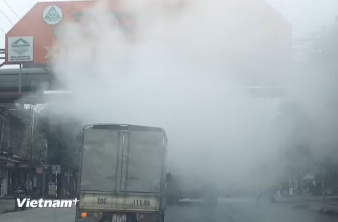 Las calles de Hanói están envueltas en smog debido a la contaminación. (Foto: VNA)