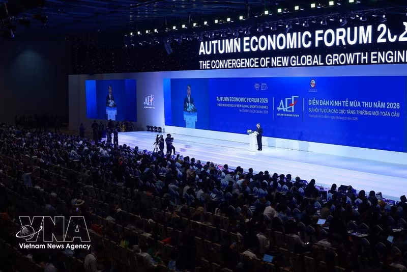 Sesión plenaria de alto nivel del Foro Económico de Otoño 2026, bajo el lema "La convergencia de los nuevos polos de crecimiento global". (Foto: VNA)