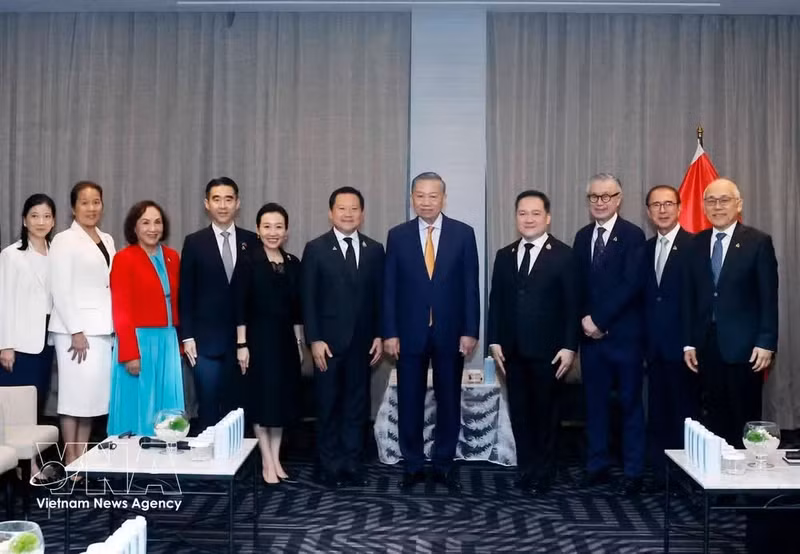 Delegados participantes en la cita (Foto: VNA)