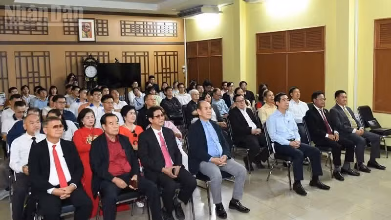 En el evento participan numerosos vietnamitas residentes en Tailandia, intelectuales y estudiantes. (Foto: Minh Thang).
