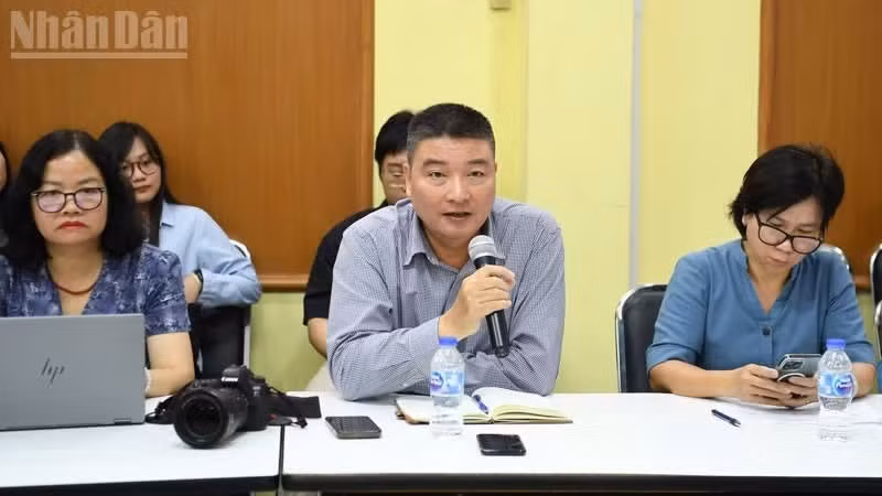 El consejero comercial de Vietnam en Tailandia, Le Huu Phuc (centro), habla en el evento. (Foto: Xuan Son)
