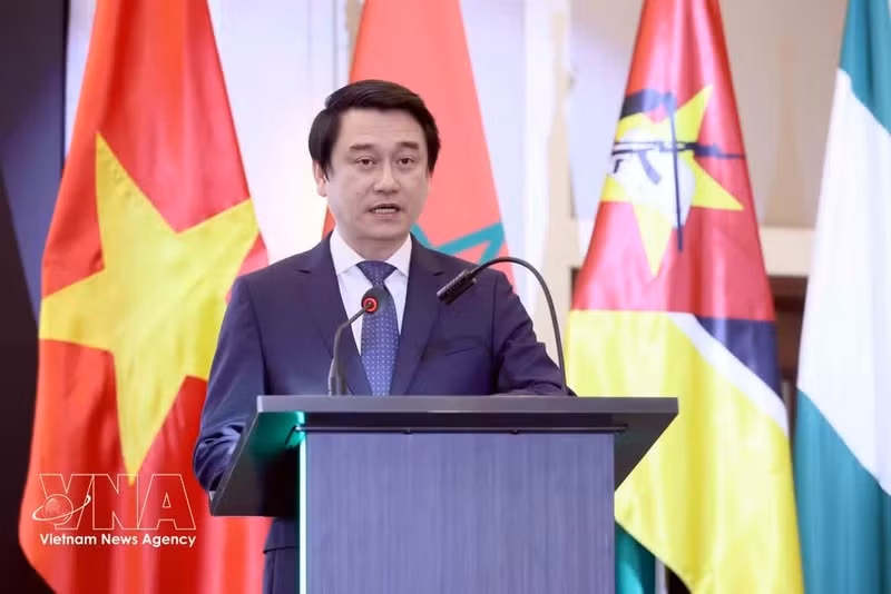El viceministro de Relaciones Exteriores, Le Anh Tuan, habla en la cita (Foto: VNA)