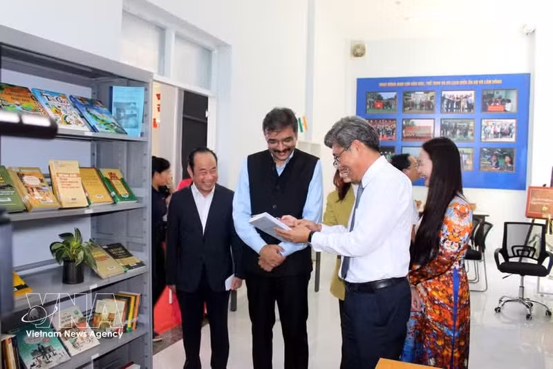 Delegados que participan en el Espacio Cultural de India (Foto: VNA)