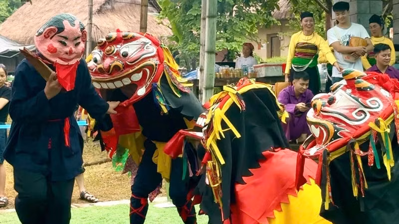La danza su tu meo (león gatuno) del grupo étnico Nung - patrimonio cultural inmaterial nacional. (Foto: Comité Organizador)