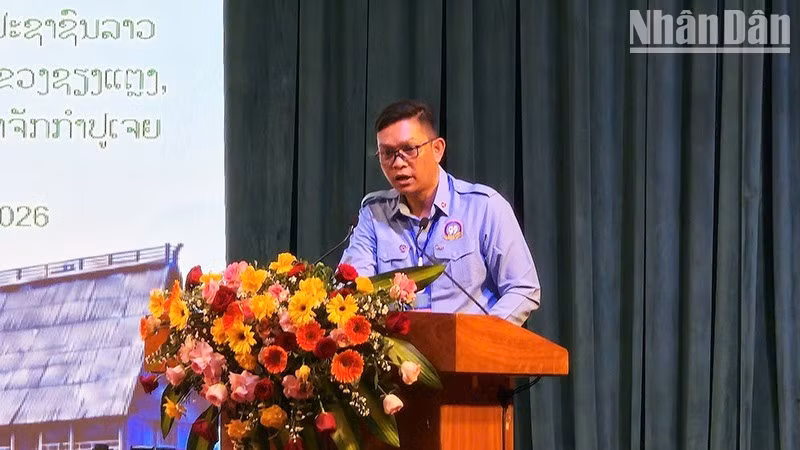 Un representante de las organizaciones juveniles de las provincias camboyanas habla en el programa. (Foto: Phuc Thang)
