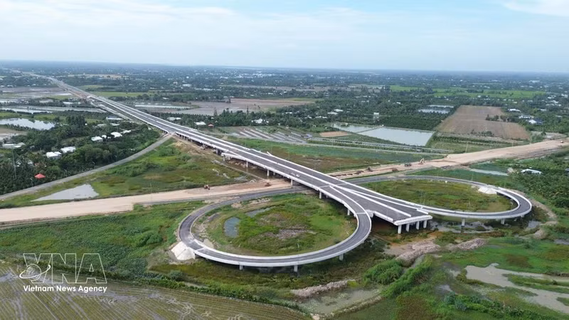 Una parte del proyecto de construcción de la autopista Cao Lanh - An Huu. (Foto: VNA)