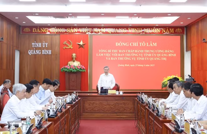 El secretario general del Partido Comunista de Vietnam, To Lam. habla en la reunión. (Foto: VNA)
