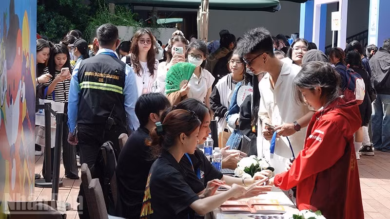 Muchos jóvenes participan en las actividades de la Fiesta. (Foto: Manh Hao)