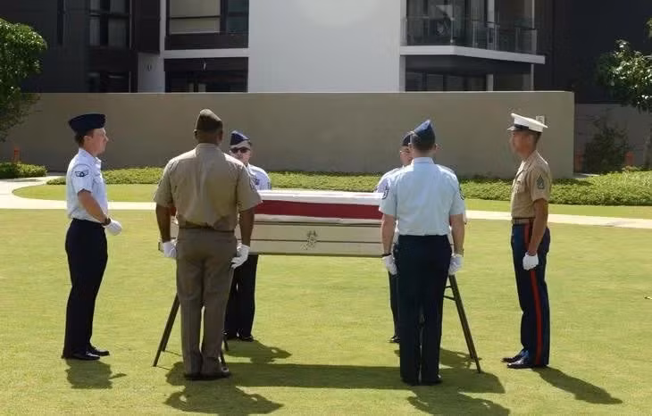 Vietnam entregó un ataúd con restos óseos a Estados Unidos en una ceremonia de repatriación. (Foto: Ministerio de Relaciones Exteriores de Vietnam)