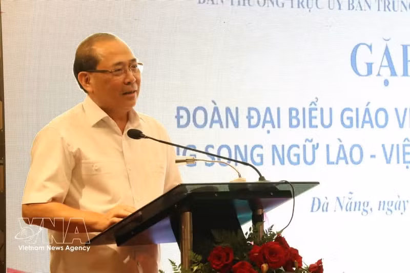 El vicepresidente del Comité Central del FPV, Hoang Cong Thuy, habla en la cita (Foto: VNA)