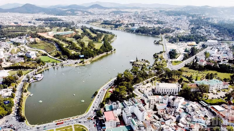 El evento se celebra en torno al lago Xuan Huong, distrito de Xuan Huong, ciudad de Da Lat.