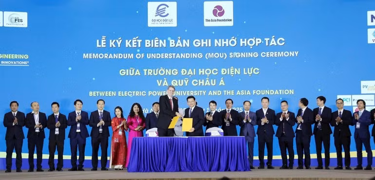 La Universidad de Electricidad y la Fundación Asia firman un memorando de entendimiento sobre cooperación.