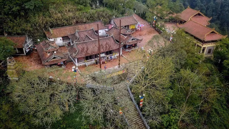 La pagoda Hoa Yen, parte del complejo de monumentos y paisajes Yen Tu en Quang Ninh, fue construida originalmente durante la dinastía Ly (1009-1225) y ha sido restaurada en numerosas ocasiones a lo largo de la historia. (Foto: VNA)