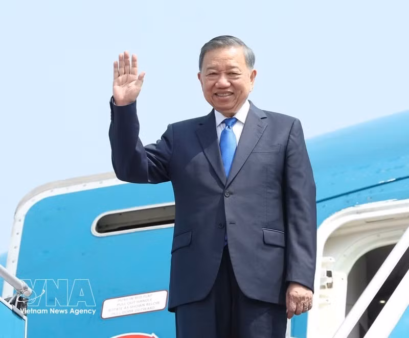 El secretario general del PCV y presidente de la República, To Lam, parte de Hanói rumbo a Estados Unidos. (Foto: VNA)