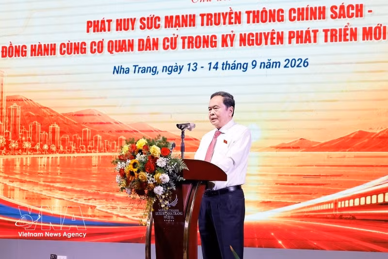 El presidente de la Asamblea Nacional de Vietnam, Tran Thanh Man, habla en la conferencia. (Foto: VNA)