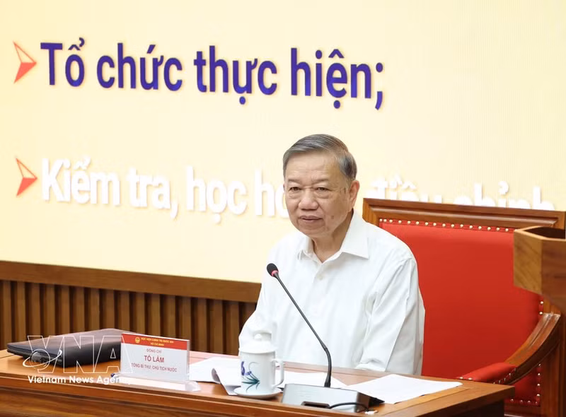 El secretario general del Partido Comunista y presidente de Vietnam, To Lam, interviene en la cita. (Foto: VNA)