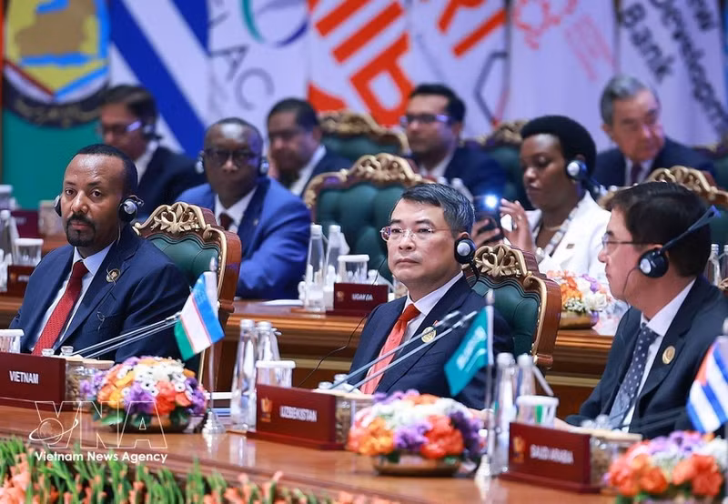 El primer ministro de Vietnam, Le Minh Hung, participa en la 18ª Cumbre de los BRICS. (Foto: VNA)