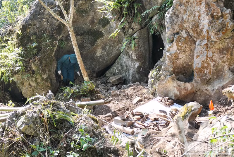 Los objetos encontrados son valiosas pistas que ayudan a localizar los lugares donde los soldados caídos sacrificaron sus vidas. (Foto: Khanh Toan)