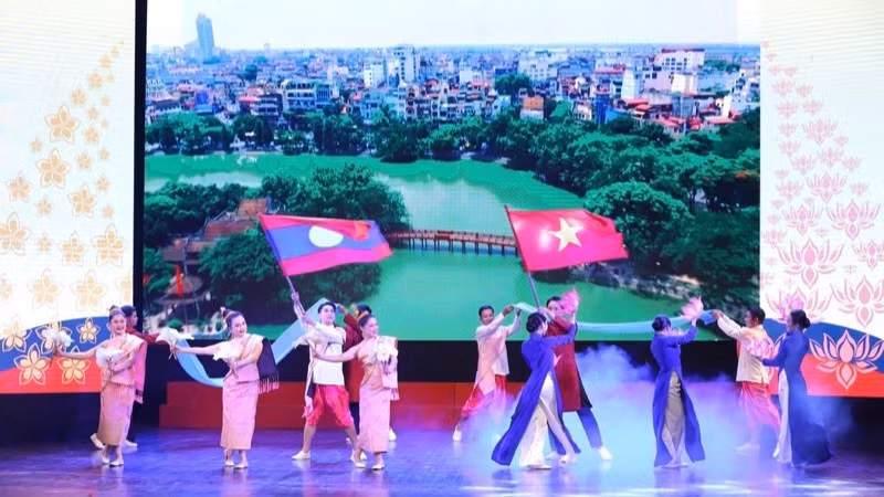 Una actuación artística en el evento. (Foto: Viet Hung)