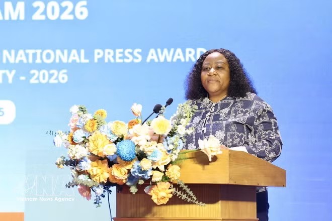 La representante residente de ONU Mujeres en Vietnam, Caroline Nyamayemombe. (Foto: VNA)