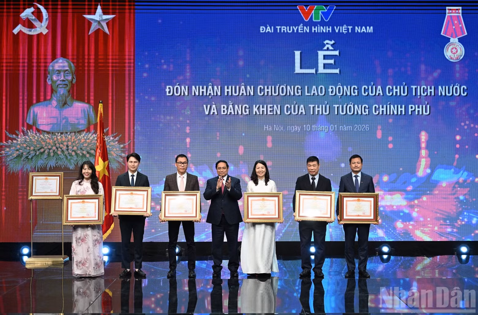 El primer ministro de Vietnam, Pham Minh Chinh, concedió Certificados de Mérito del Primer Ministro a colectivos e individuos sobresalientes de VTV.