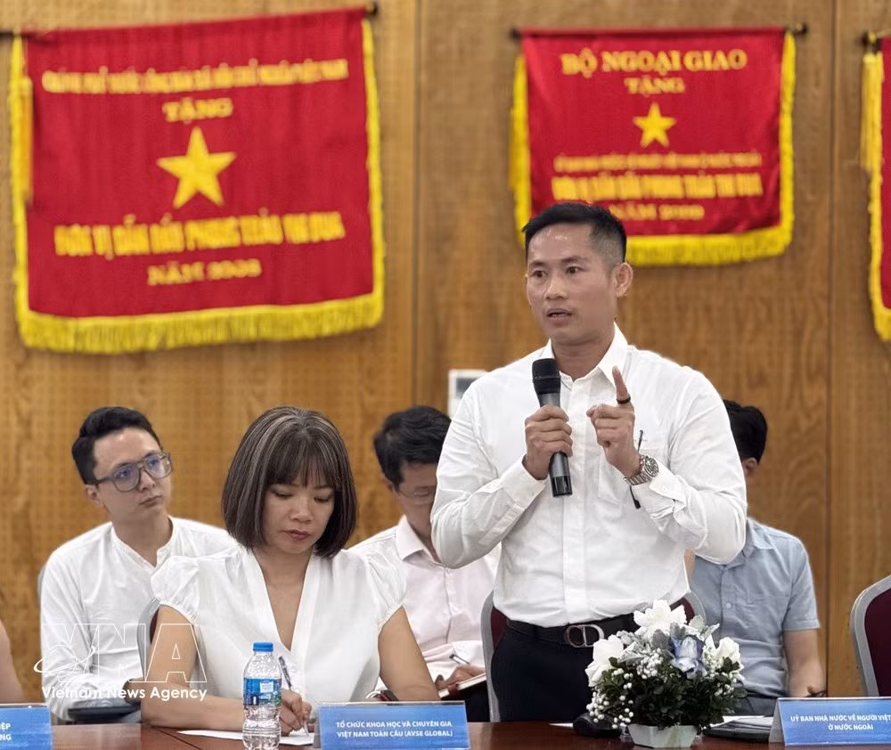 Nguyen Phuc Binh, presidente de la Red de Innovación de Vietnam en Australia (VINAUSIT), pronuncia un discurso (Foto: VNA)
