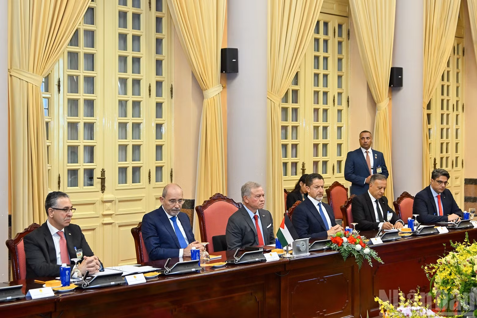 El el rey de Jordania, Abdalá II Ibn Al Hussein, y los delegados jordanos intervienen a la reunión.