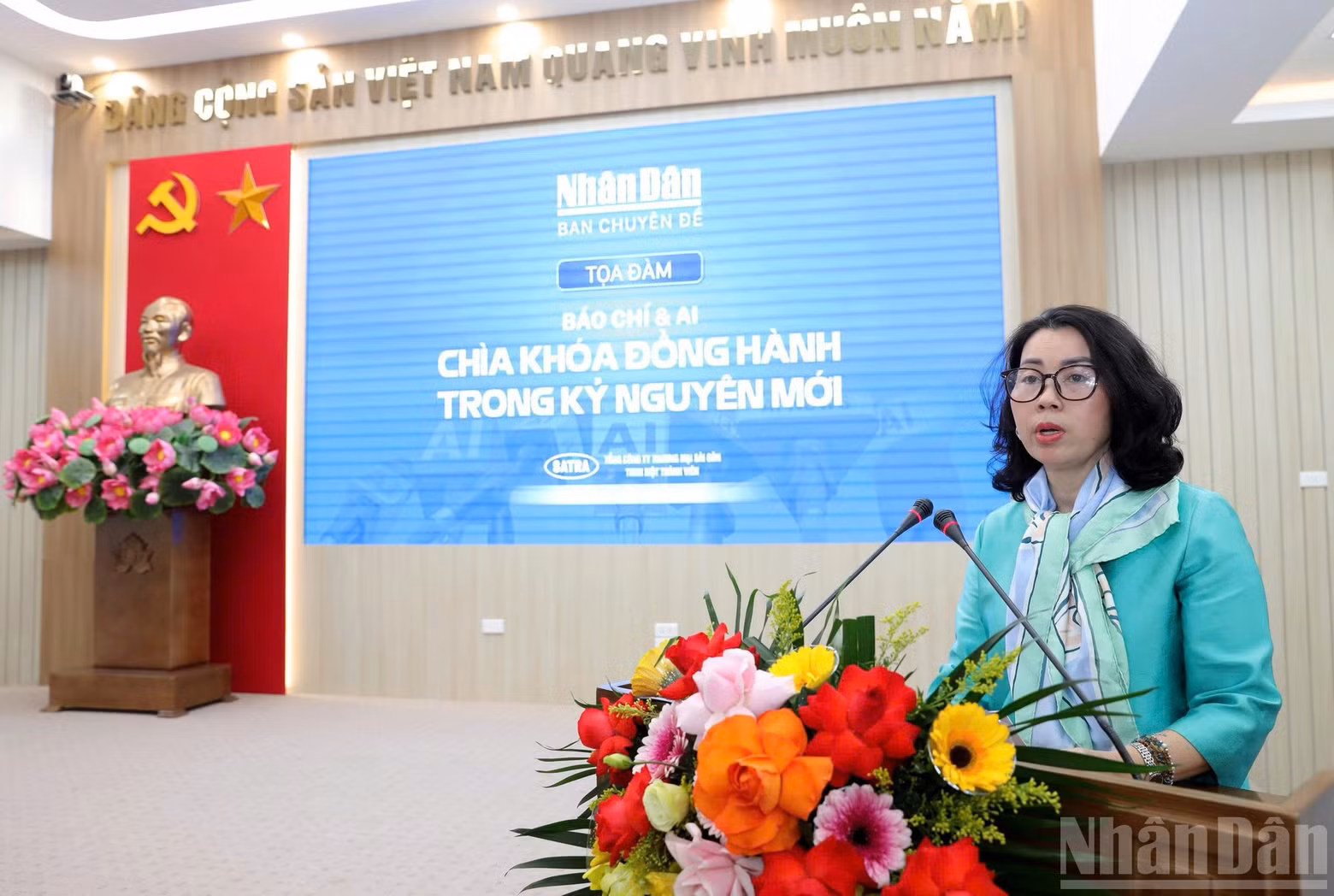 La jefa de la Redacción de Temas Especiales, Phan Thanh Phong.