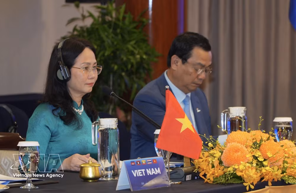 La ministra de Cultura, Deportes y Turismo, Lam Thi Phuong Thanh, asiste como representante del país anfitrión. (Foto: VNA)