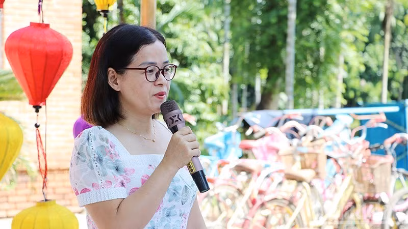 La subdirectora del Centro de Promoción Turística de la ciudad de Da Nang, Huynh Thi Huong Lan, interviene en el programa. (Foto: Anh Quan)