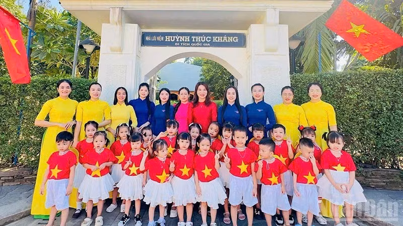 El sitio histórico nacional Casa Memorial de Huynh Thuc Khang, en la comuna de Thanh Binh, es un conocido lugar de educación en tradiciones patrióticas. (Foto: Anh Quan)