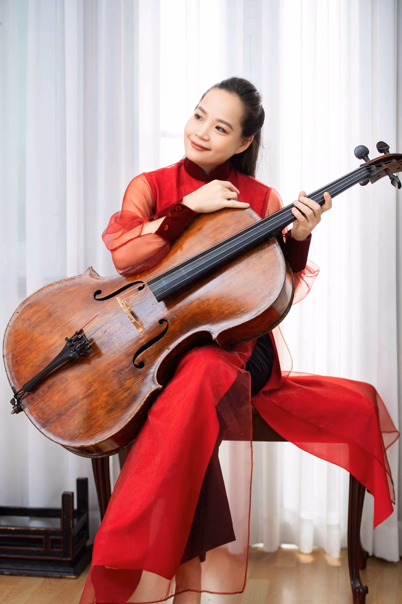 La violonchelista Dinh Hoai Xuan, fundadora y directora del ciclo internacional de conciertos Cello Fundamento. (Foto de la artista)