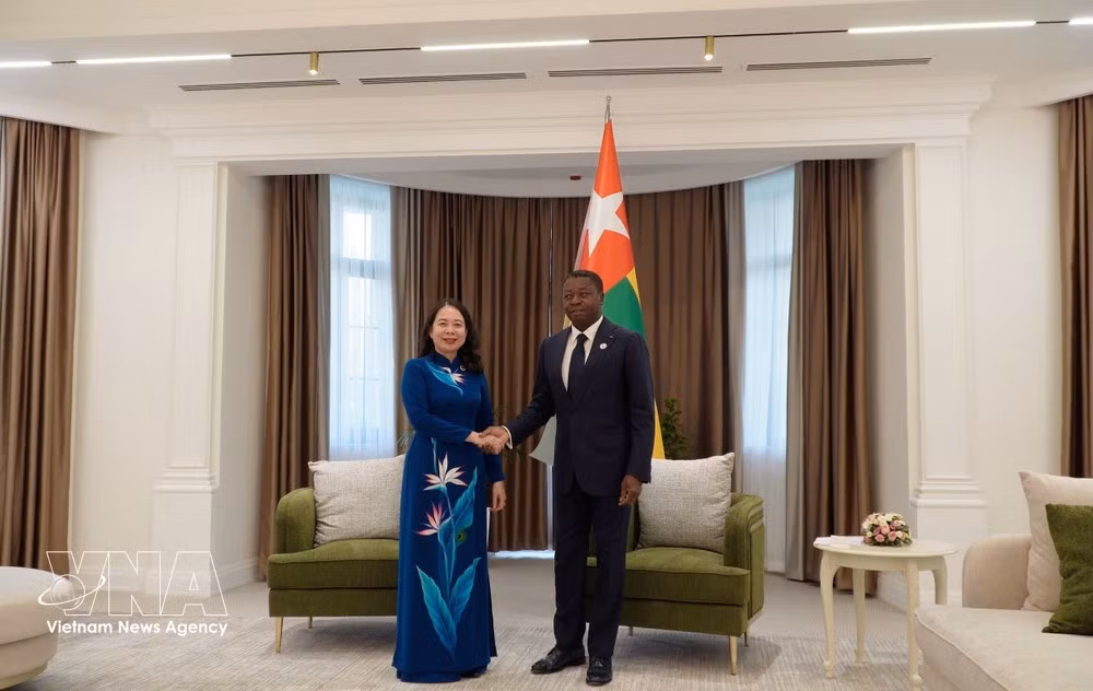 La vicepresidenta de Vietnam, Vo Thi Anh Xuan, y el presidente del Consejo de Ministros de Togo, Faure Essozimna Gnassingbe. (Fuente: VNA)