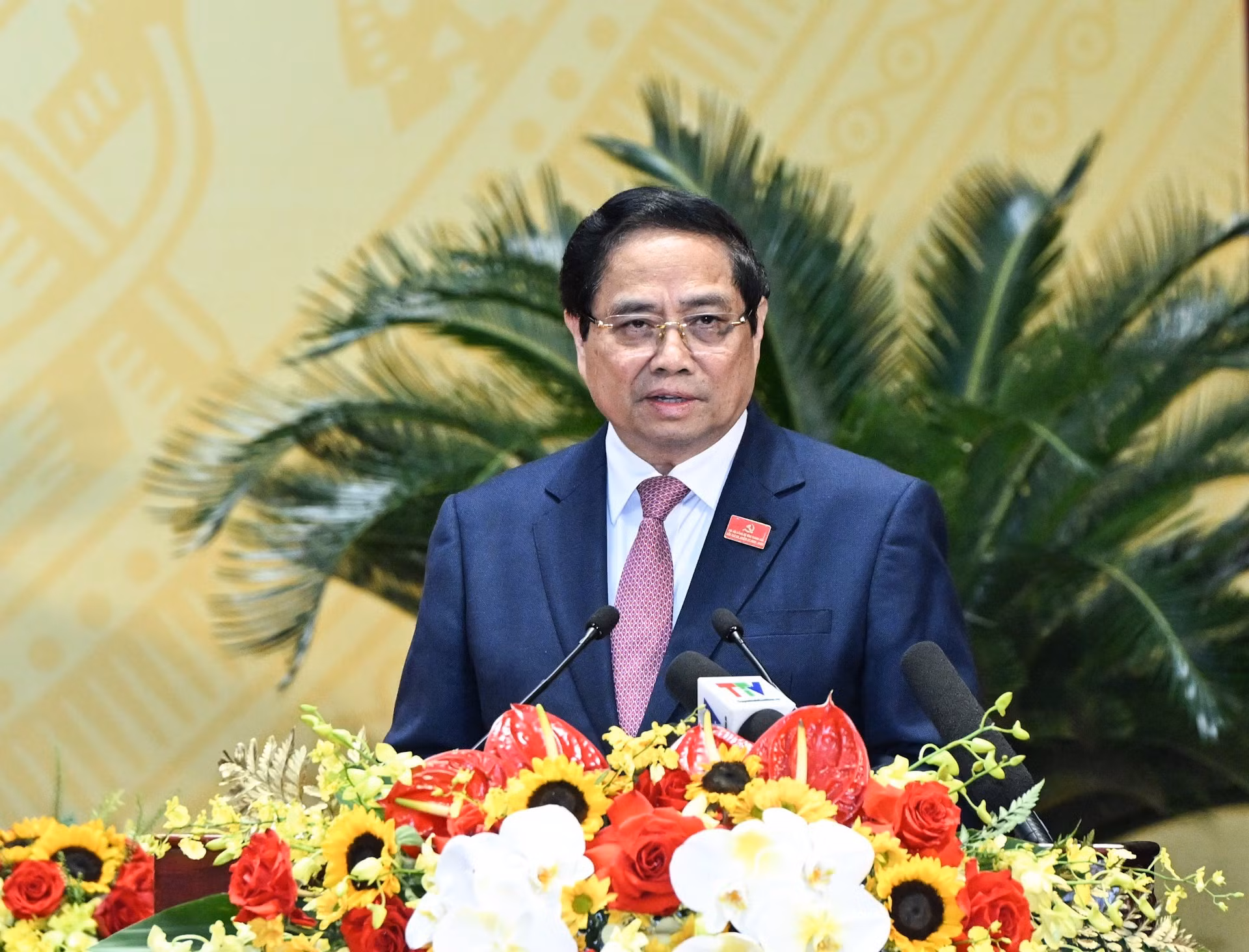 El premier Pham Minh Chinh toma la palabra en la cita.