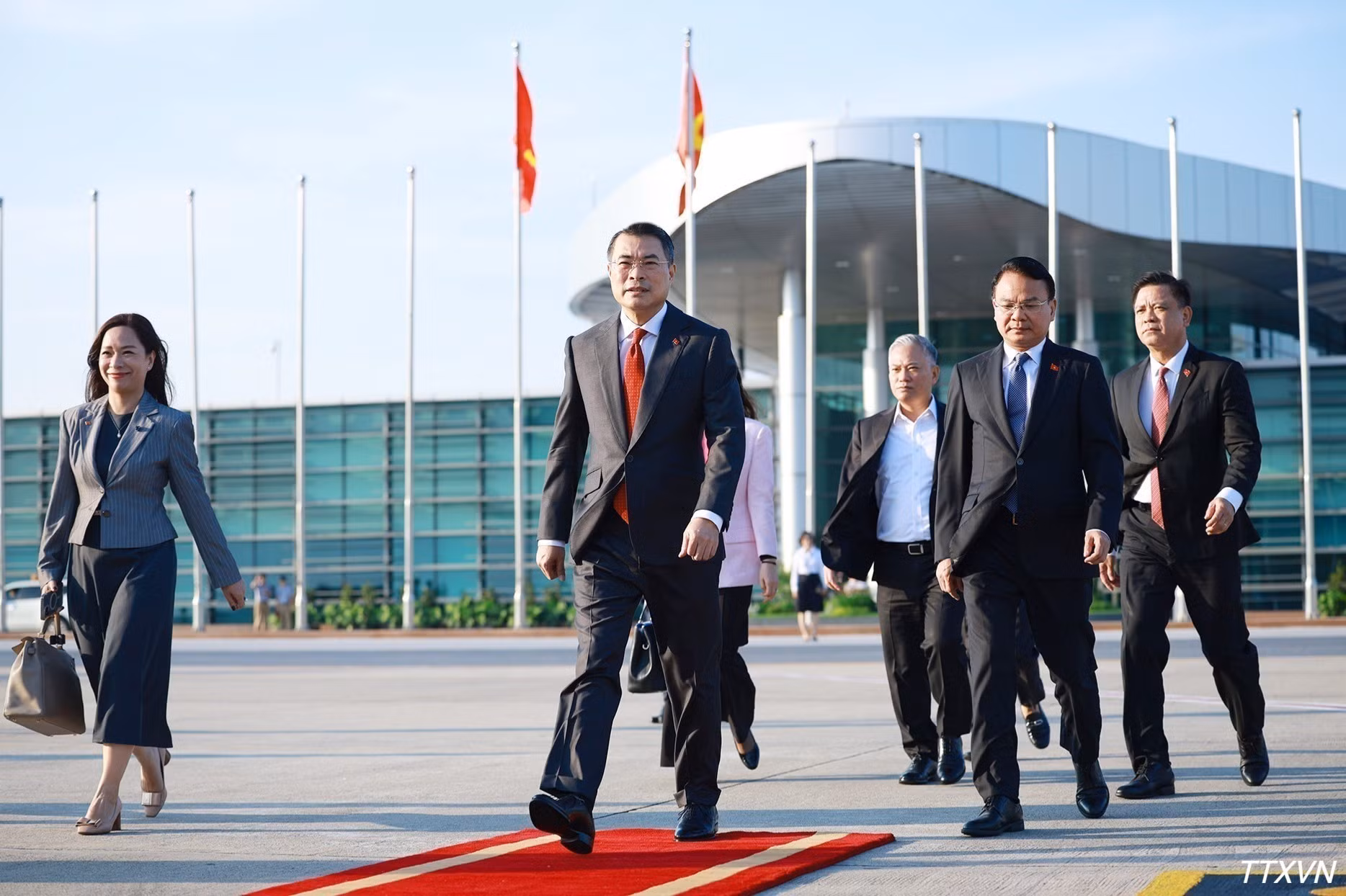 El premier vietnamita Le Minh Hung asistirá a la 18ª Cumbre de los BRICS.