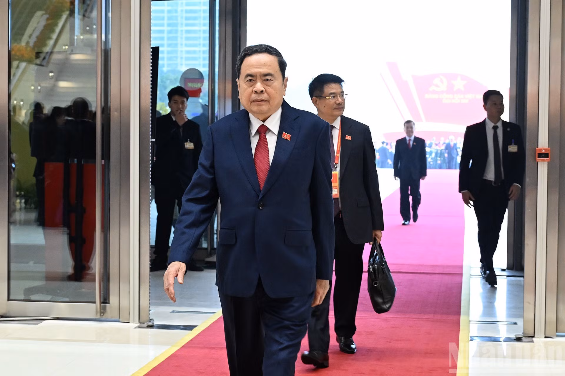 El presidente de la Asamblea Nacional de Vietnam, Tran Thanh Man, asiste al evento.