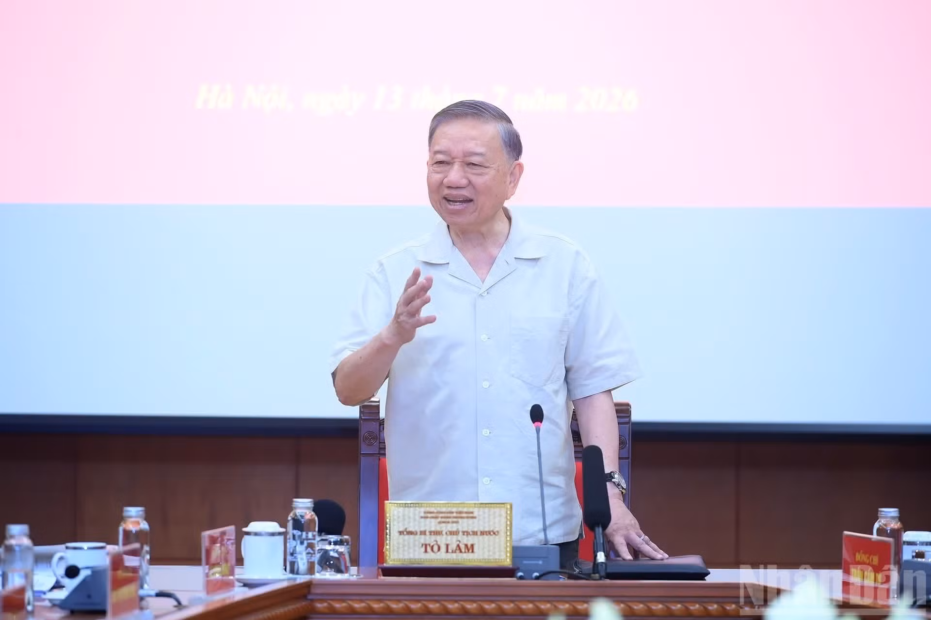 El mandatario vietnamita toma la palabra en la cita.