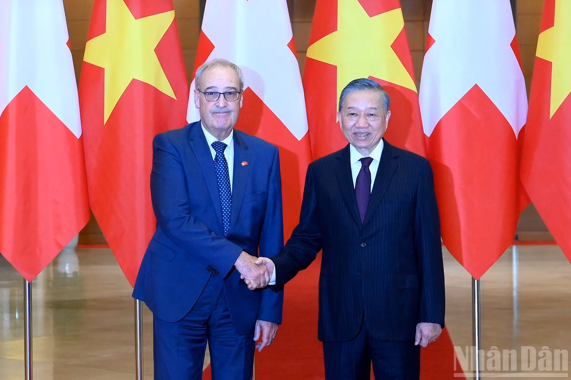 El secretario general del Partido Comunista y presidente de Vietnam, To Lam, y el presidente de Suiza, Guy Parmelin