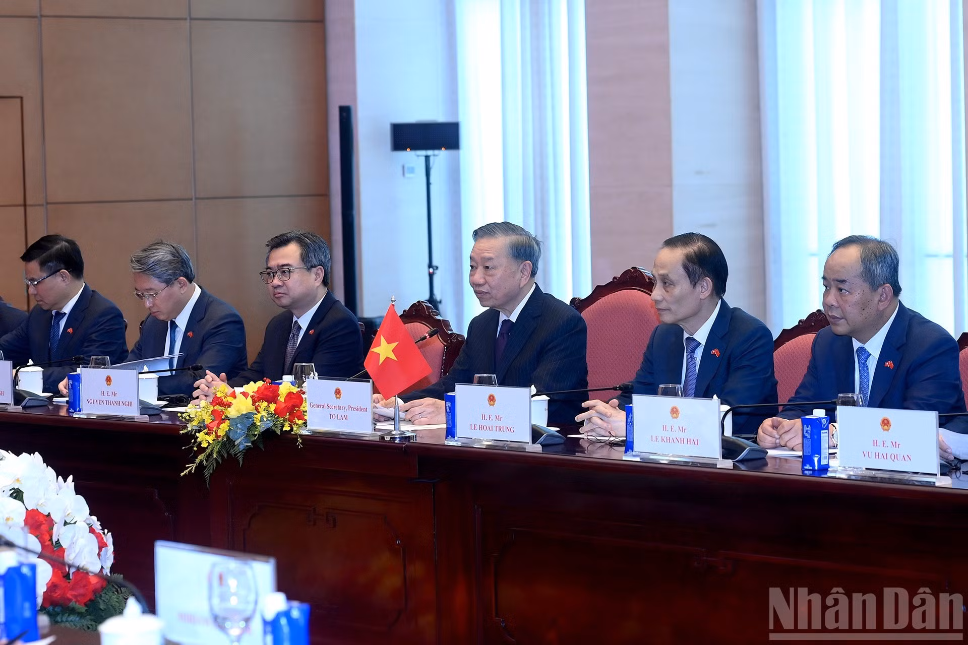 Funcionarios vietnamitas en el encuentro.