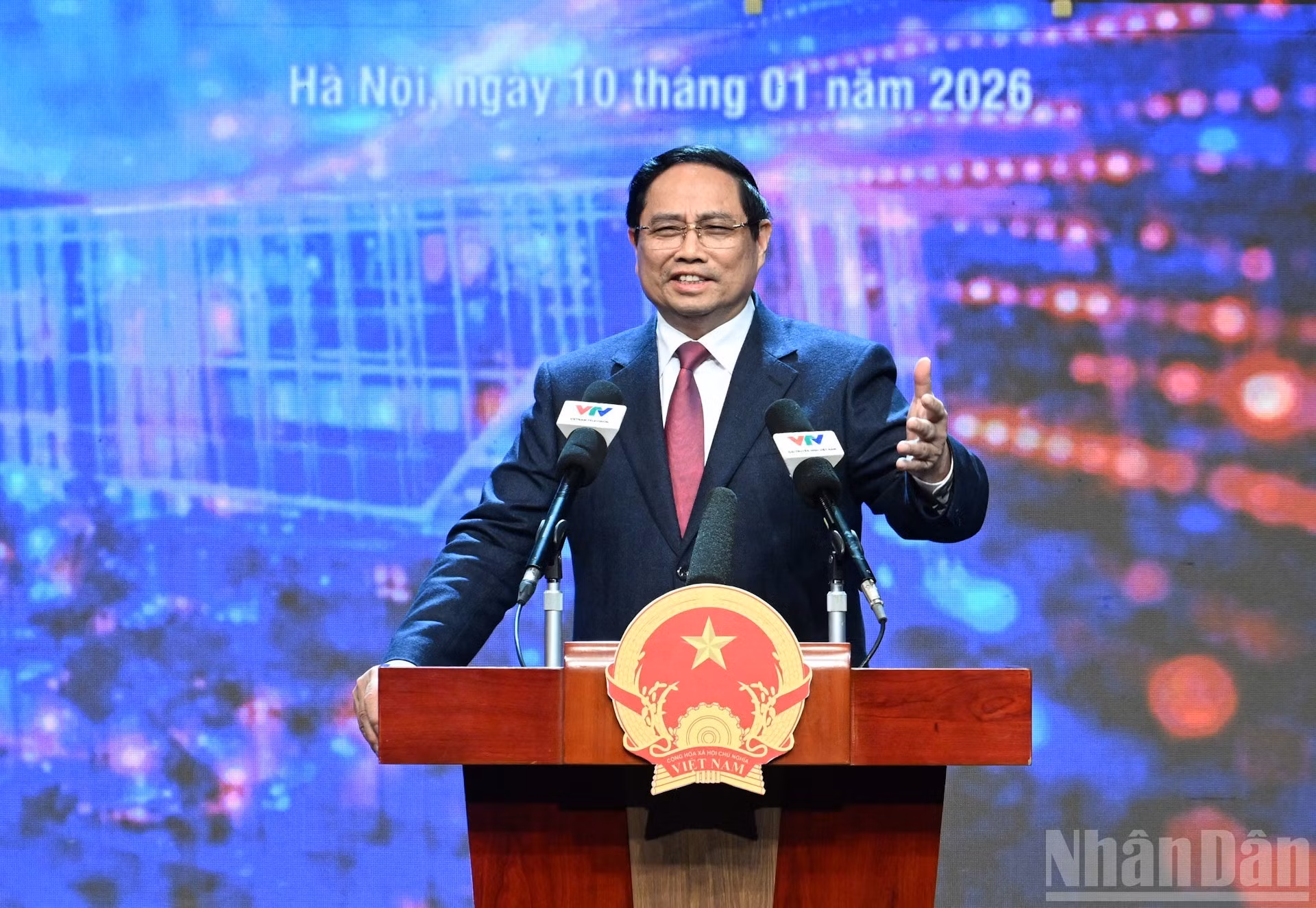 El premier Pham Minh Chinh toma la palabra en la cita.