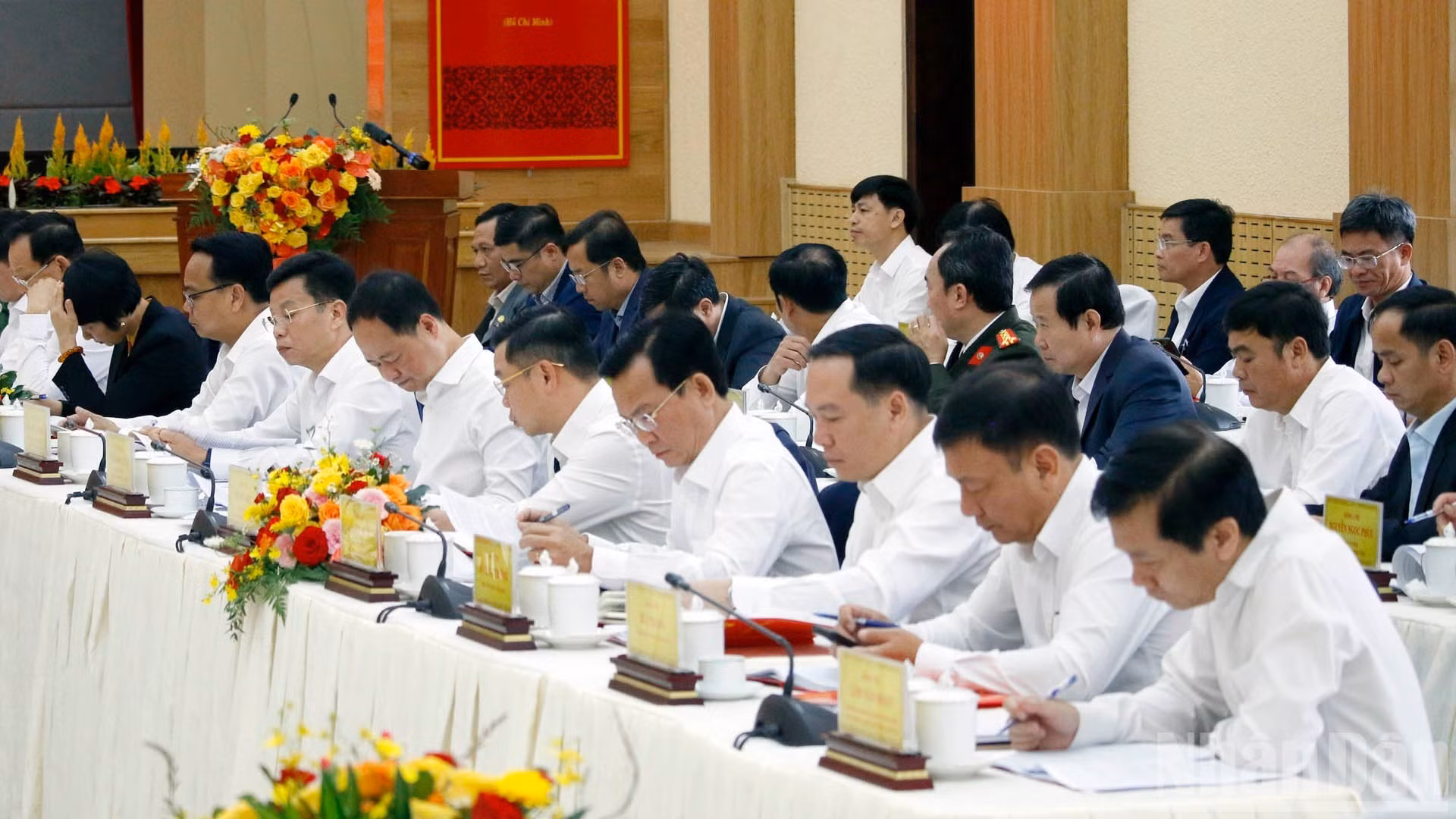 Dirigentes de Lam Dong, Binh Thuan y Dak Nong asisten a la cita.