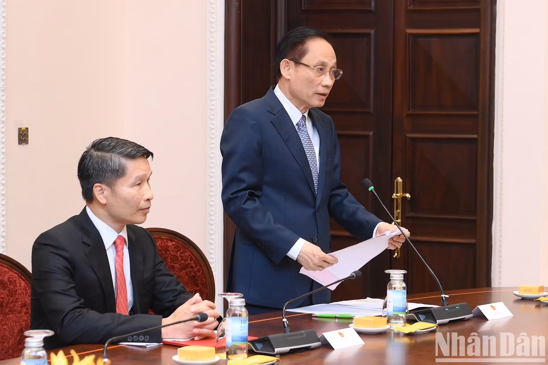 El ministro de Relaciones Exteriores, Le Hoai Trung, habla en el acto.