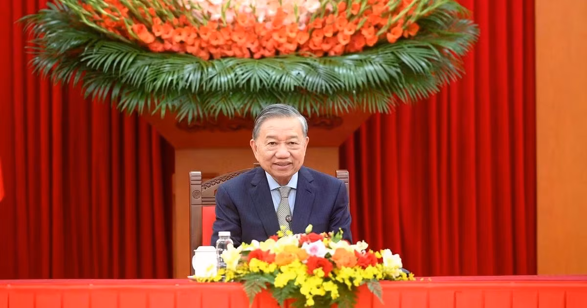 [Foto] Líder partidista de Vietnam sostiene conversación telefónica con presidente de Corea del Sur