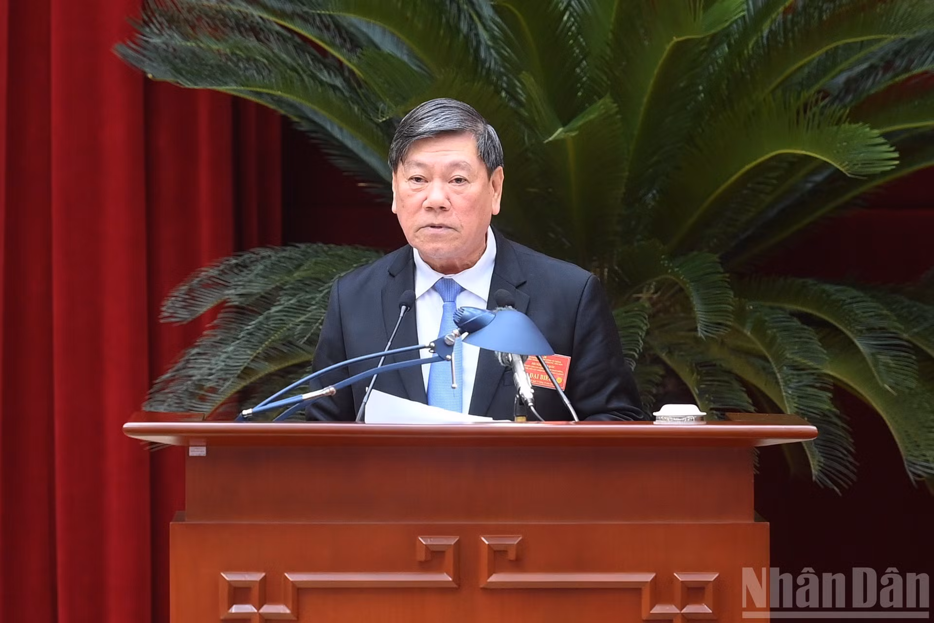 El subjefe permanente de su Comisión de Control Disciplinario, Tran Van Ron, habla en el evento.