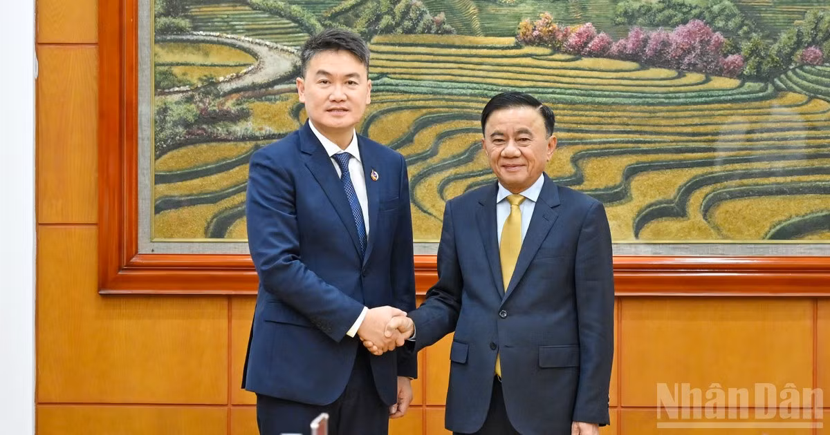 [Foto] Dirigente partidista de Vietnam recibe a delegación de la Unión de la Juventud Revolucionaria de Laos