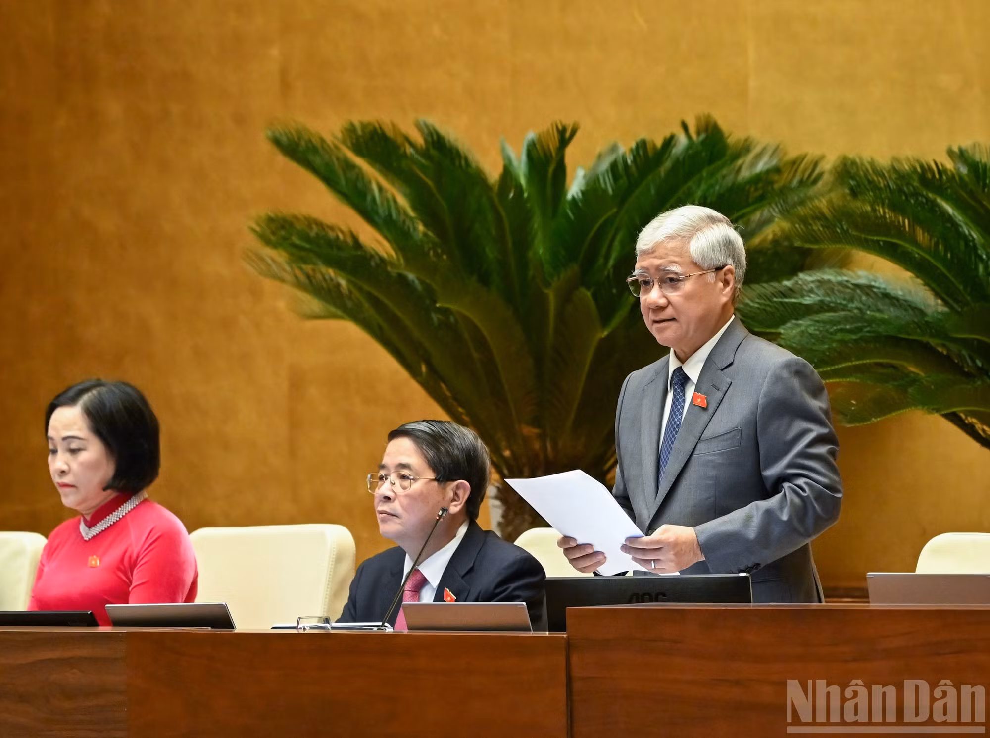 El vicepresidente permanente de la Asamblea Nacional de Vietnam, Do Van Chien, dirige el evento.