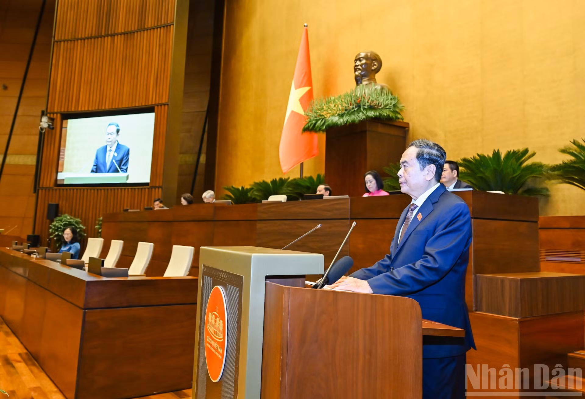 El presidente de la Asamblea Nacional de Vietnam, Tran Thanh Man, pronuncia un discurso inaugural.