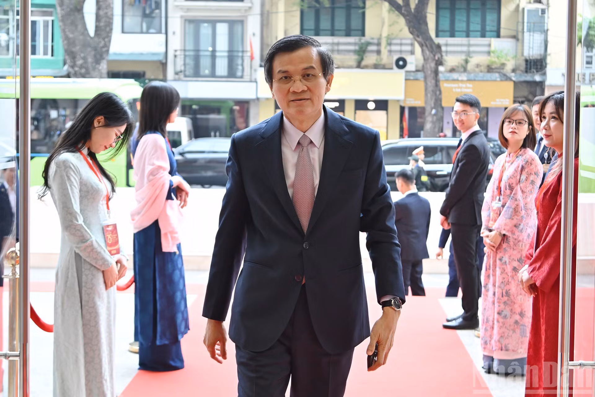 El director de la Academia de Política Nacional Ho Chi Minh, Doan Minh Huan, en el evento.