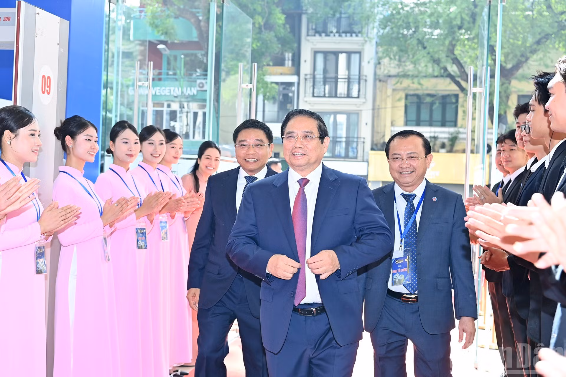 El premier Pham Minh Chinh asiste al evento.